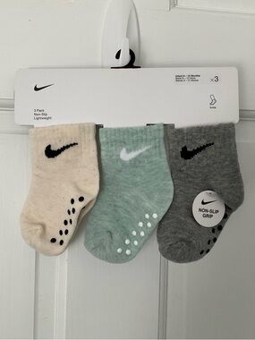 Nike Kids Non-Slip Ankle Socks in Gray, Mint, Beige - 3 Pack